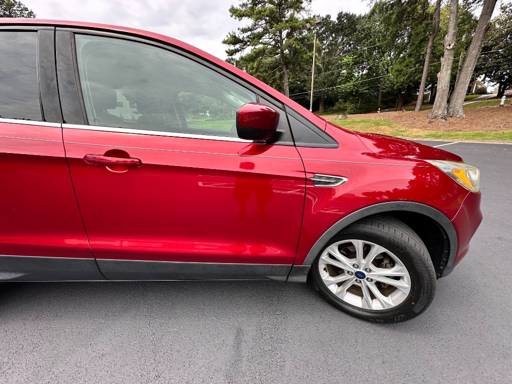 2017 Ford Escape SE - Photo 11