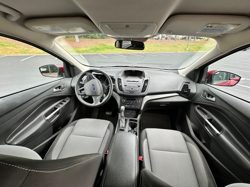 2017 Ford Escape SE - Photo 23