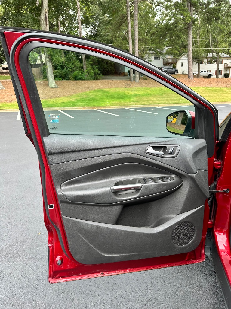 2017 Ford Escape SE - Photo 14