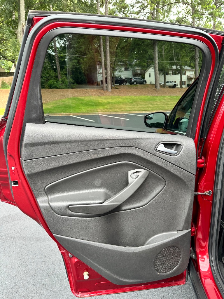 2017 Ford Escape SE - Photo 16