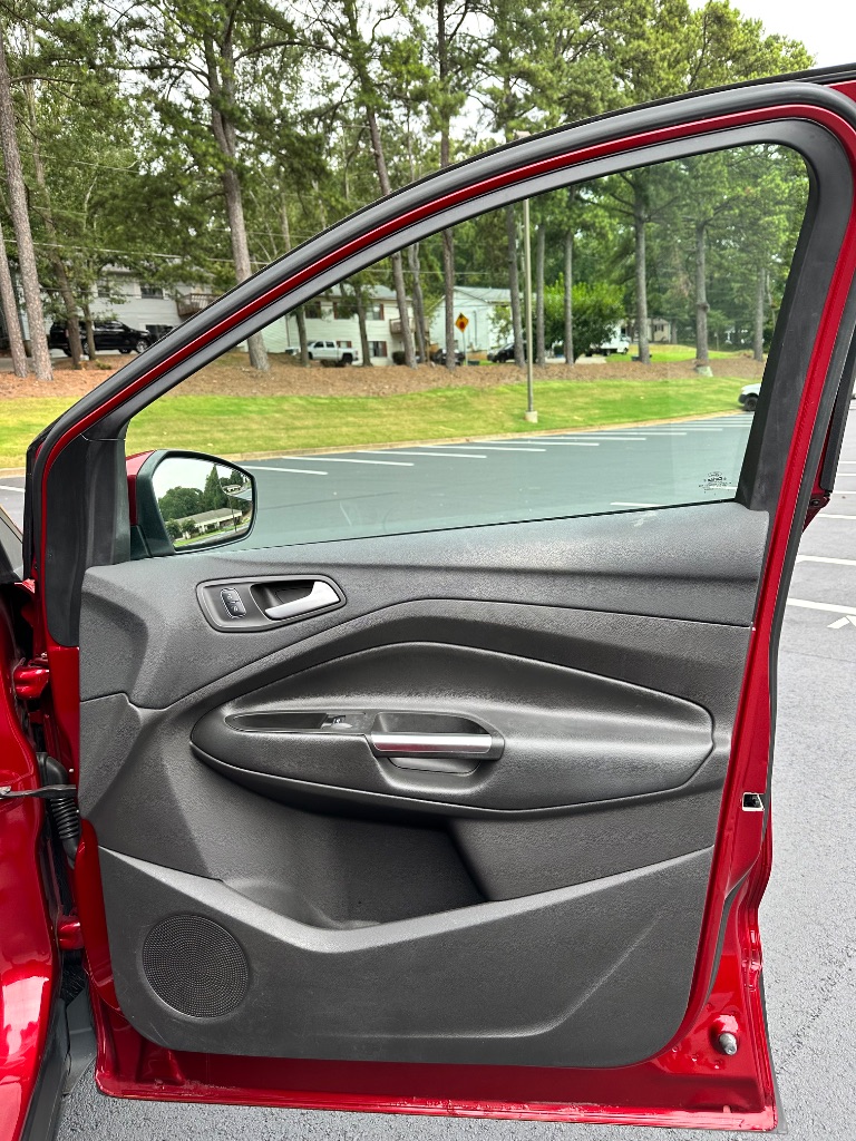 2017 Ford Escape SE - Photo 20