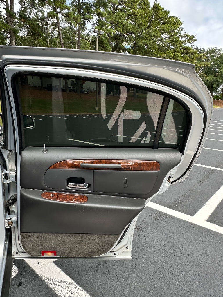 2002 Lincoln Town Car Signature - Photo 14