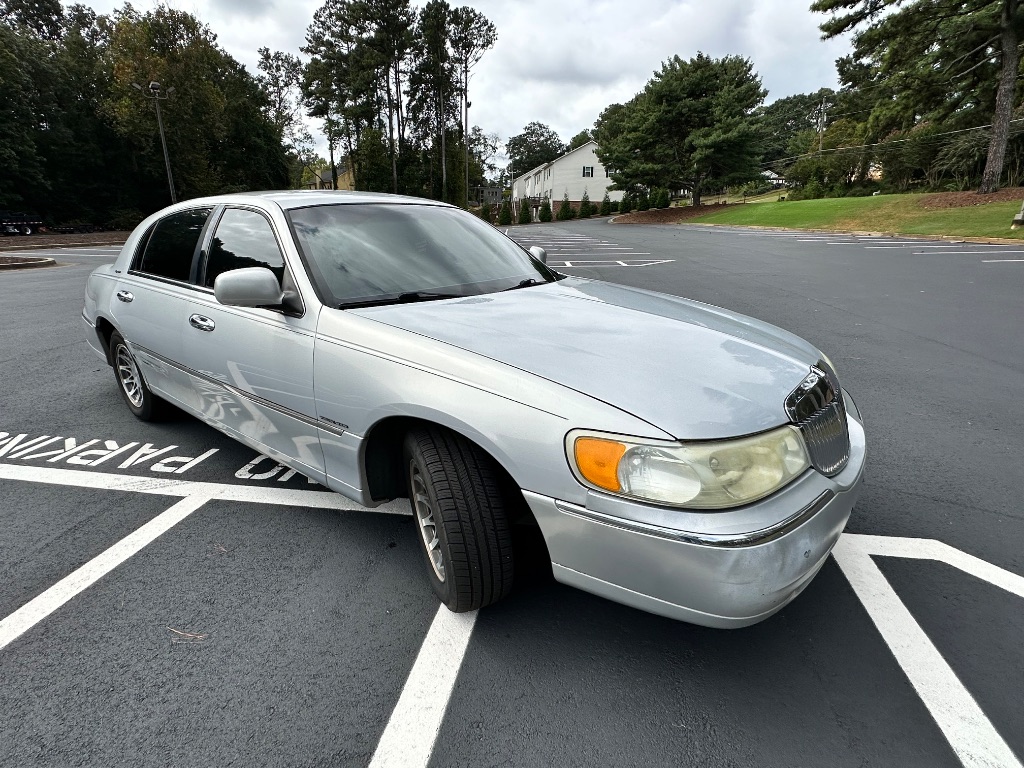 2002 Lincoln Town Car Signature - Photo 8