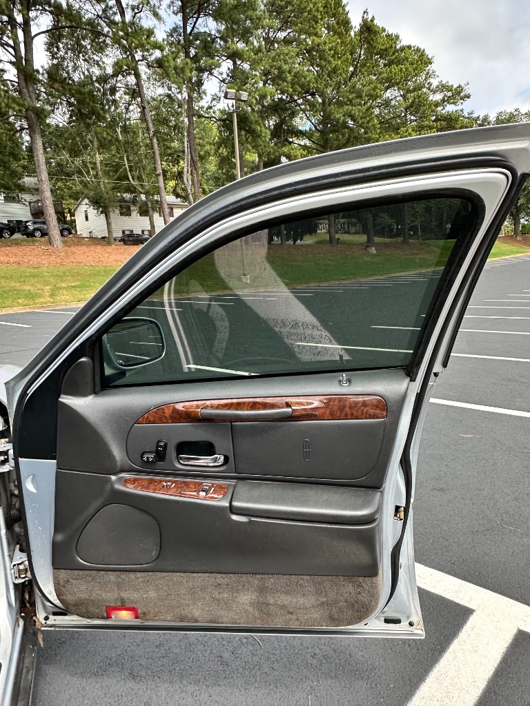 2002 Lincoln Town Car Signature - Photo 16