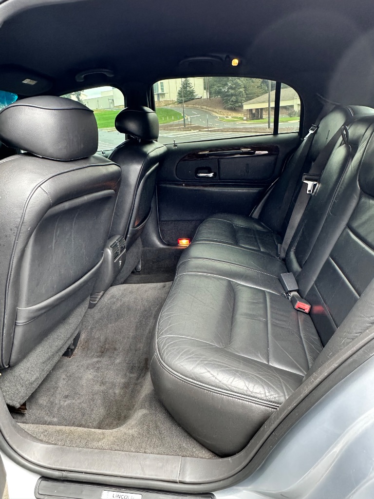 2002 Lincoln Town Car Signature - Photo 13