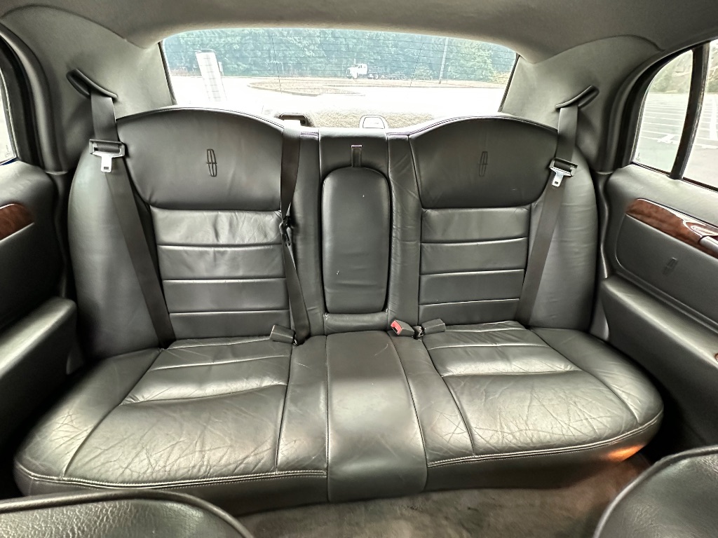 2002 Lincoln Town Car Signature - Photo 19